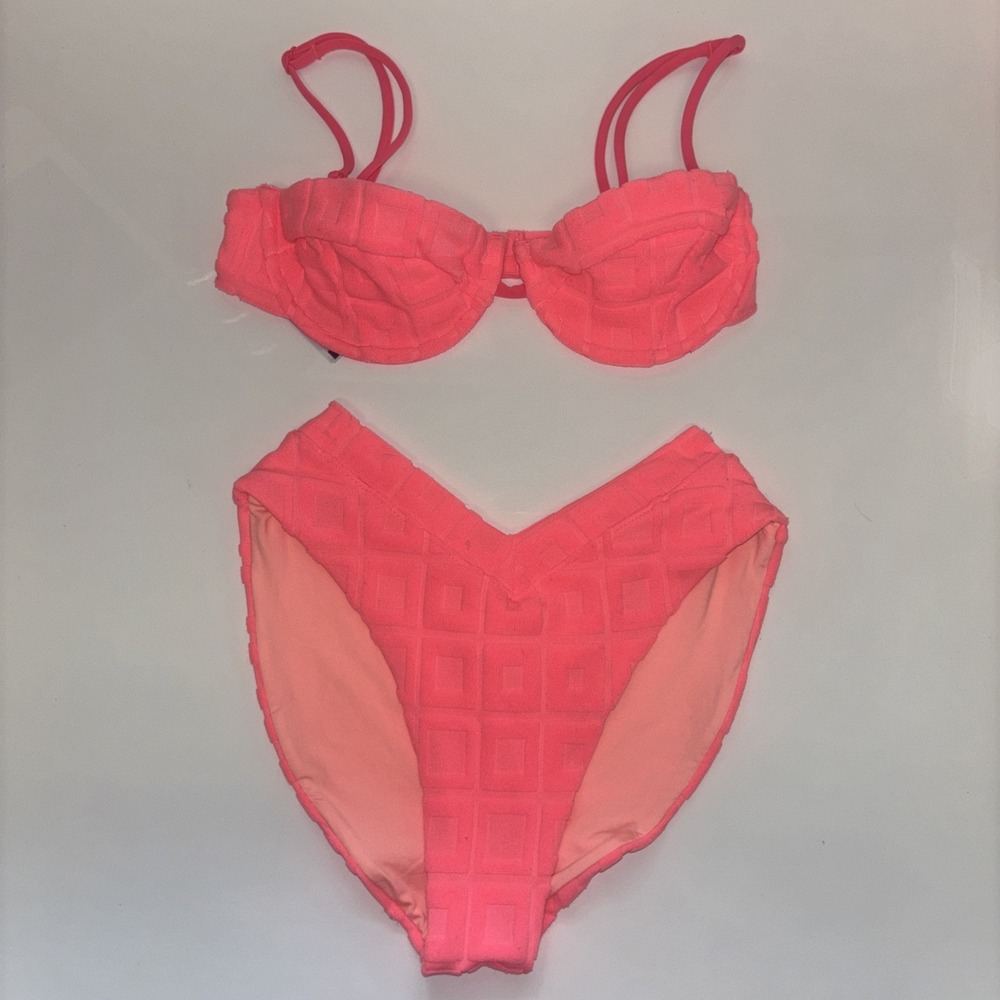 ONEONE Neon Pink Geometric Embossed Underwire Bikini Set XS High Cut V-Front